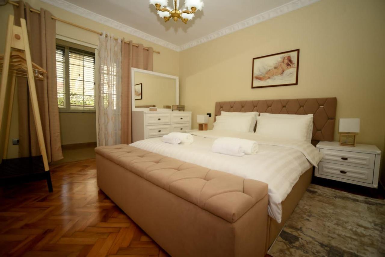 Ferienwohnung Amli Apartament Tirana Exterior foto